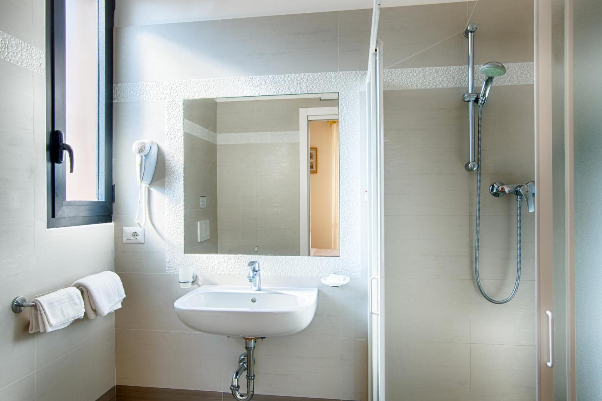 Villa Zavatta "B&B - Rooms & Apartments" Bellaria-Igea Marina Exterior photo
