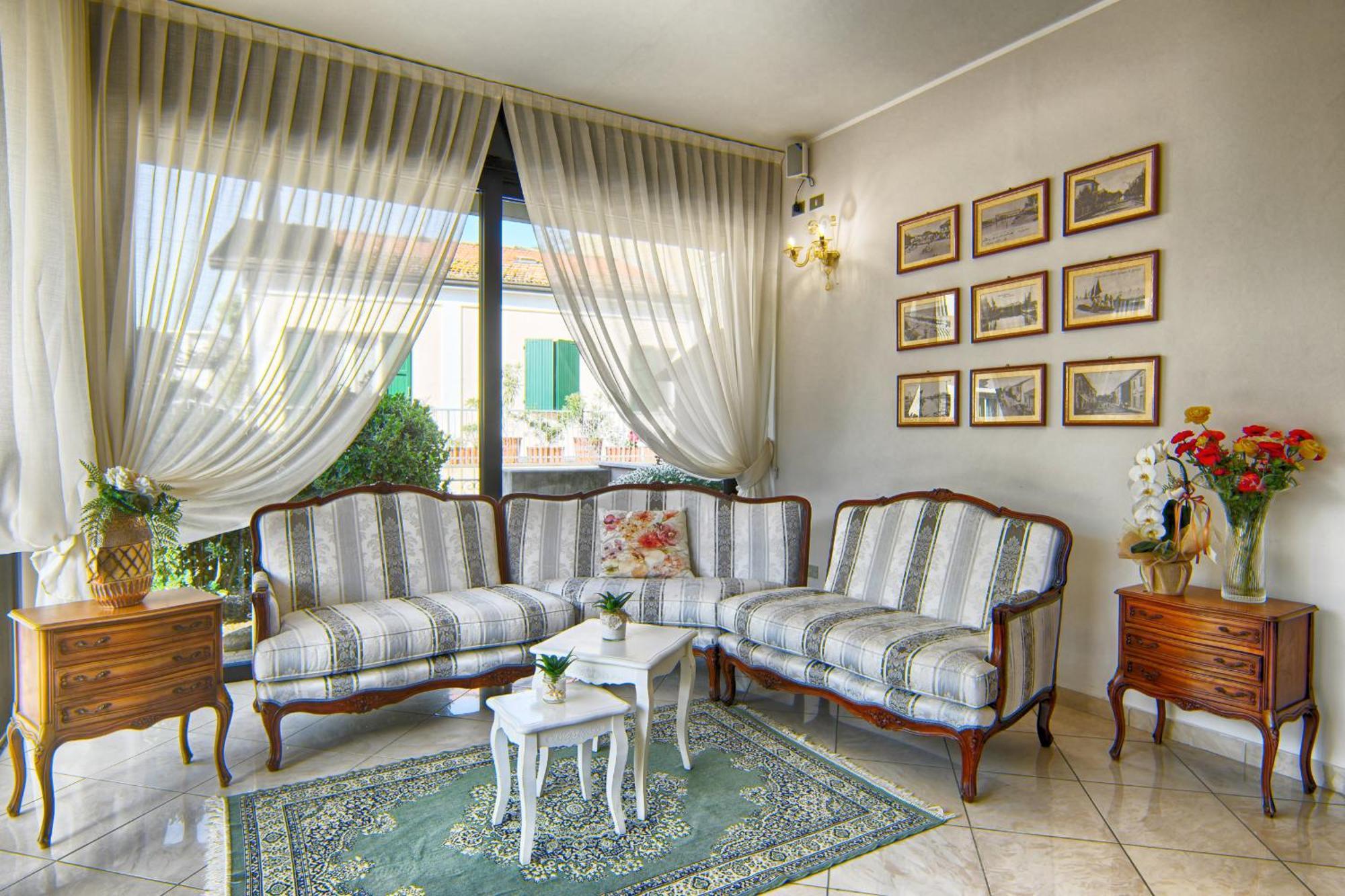 Villa Zavatta "B&B - Rooms & Apartments" Bellaria-Igea Marina Exterior photo