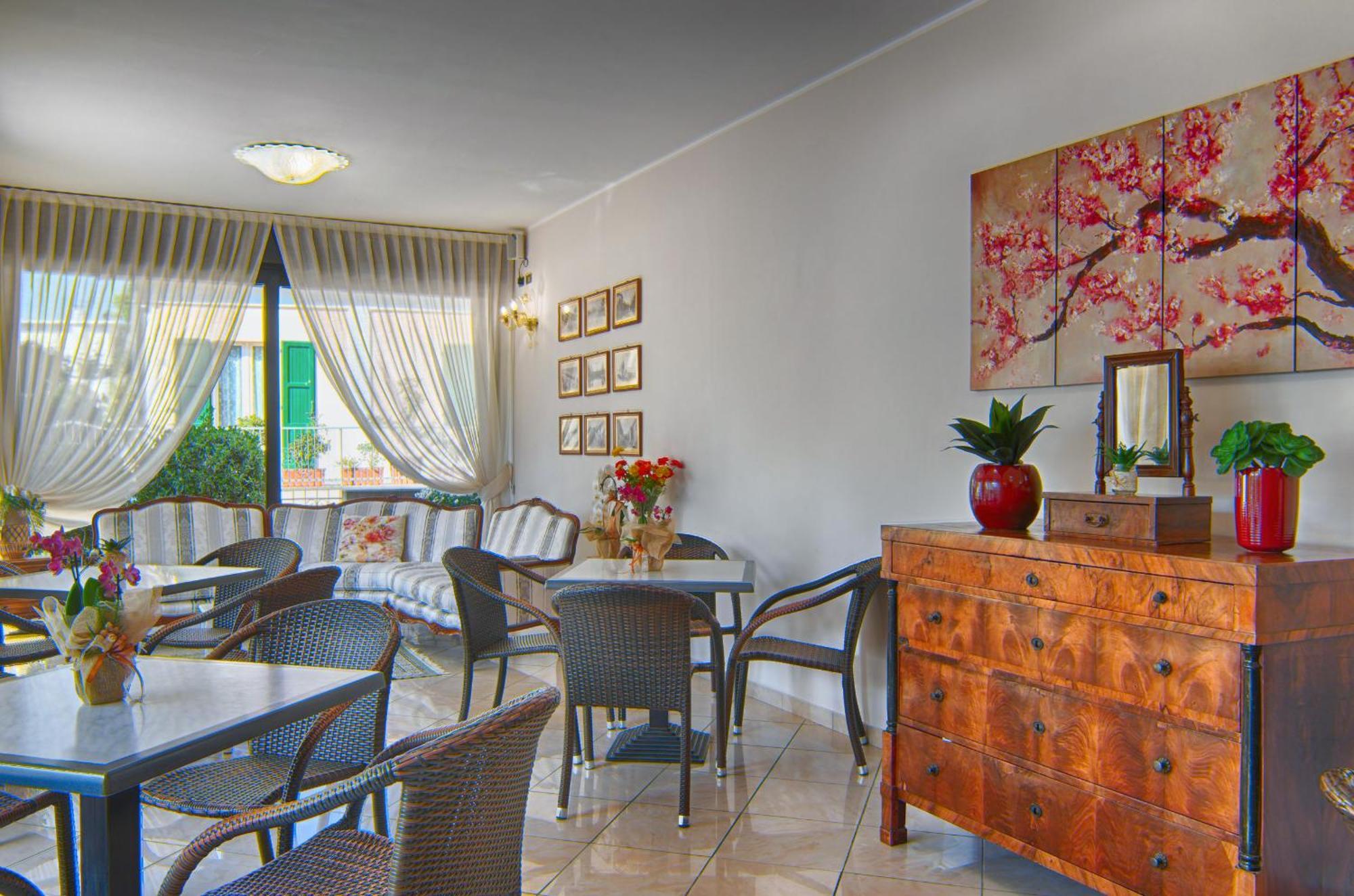 Villa Zavatta "B&B - Rooms & Apartments" Bellaria-Igea Marina Exterior photo